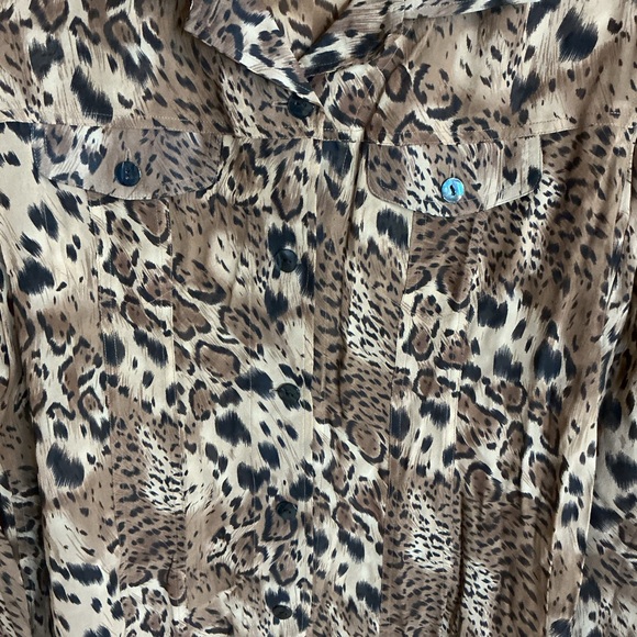 Chico's Leopard Print Silk Blouse Size 2 (large) - Picture 2 of 11
